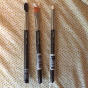 BRAND NEW MAC BRUSHES